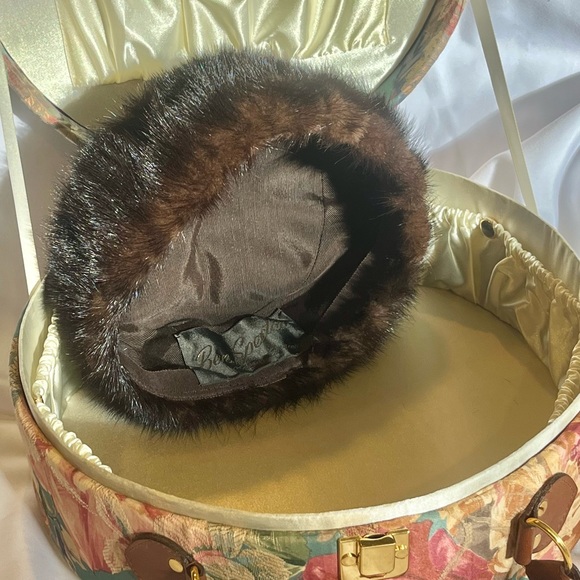 ☃️ Vintage Mink Hat main image 10